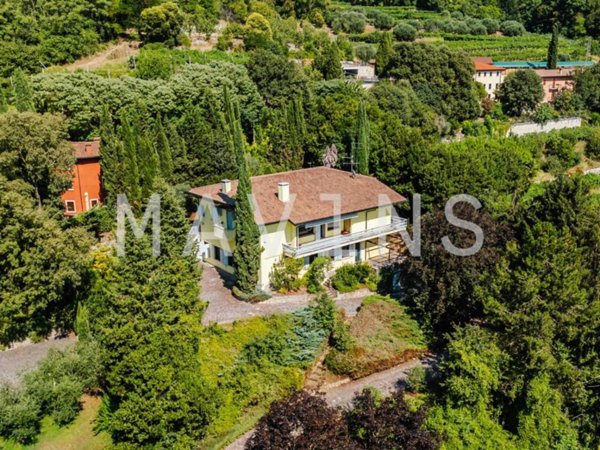 casa indipendente in vendita a Negrar di Valpolicella in zona Arbizzano