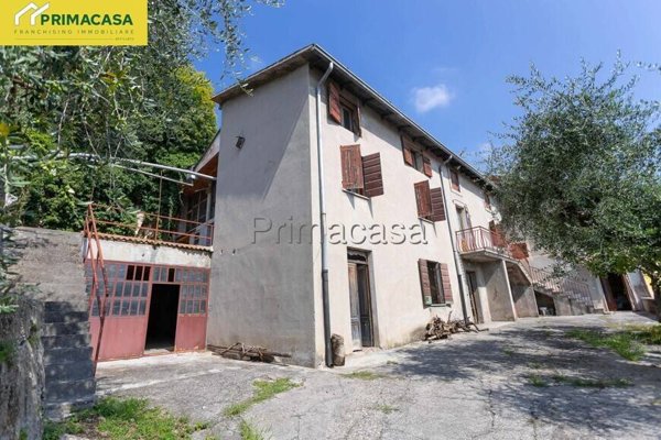 casa indipendente in vendita a Negrar di Valpolicella in zona Jago