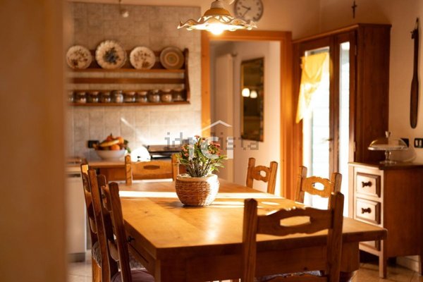 casale in vendita a Negrar di Valpolicella in zona Fane