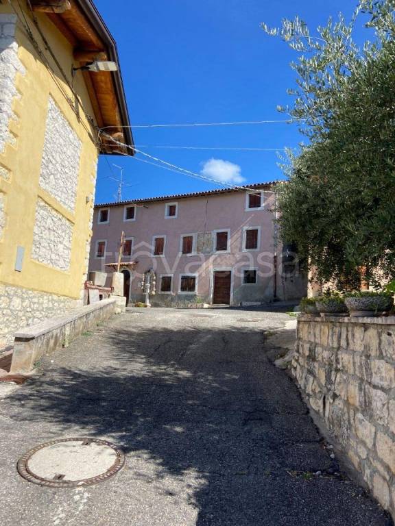casa indipendente in vendita a Negrar di Valpolicella