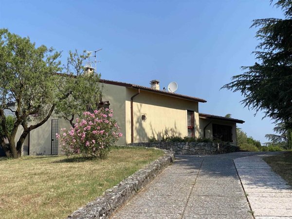 casa indipendente in vendita a Negrar di Valpolicella