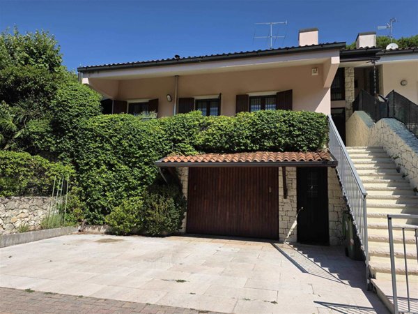 casa indipendente in vendita a Negrar di Valpolicella in zona Arbizzano