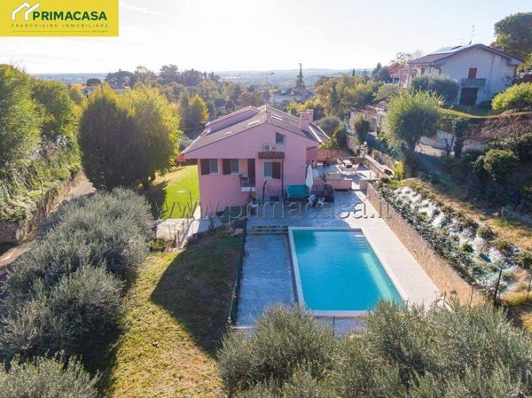 casa indipendente in vendita a Negrar di Valpolicella in zona Santa Maria