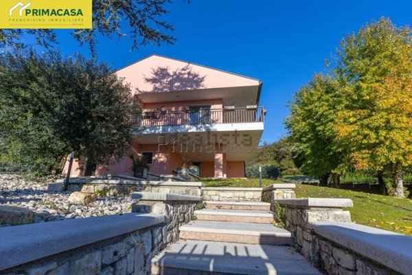 casa indipendente in vendita a Negrar di Valpolicella in zona Santa Maria