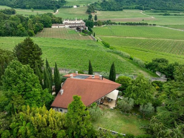 casa indipendente in vendita a Negrar di Valpolicella in zona Santa Maria