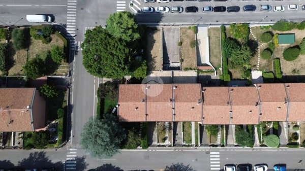 casa indipendente in vendita a Negrar di Valpolicella in zona Fane