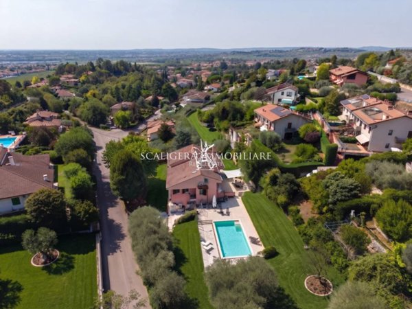 casa indipendente in vendita a Negrar di Valpolicella in zona Santa Maria