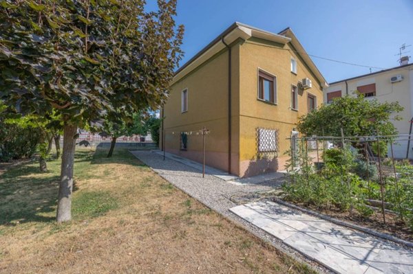 casa indipendente in vendita a Negrar di Valpolicella in zona Santa Maria