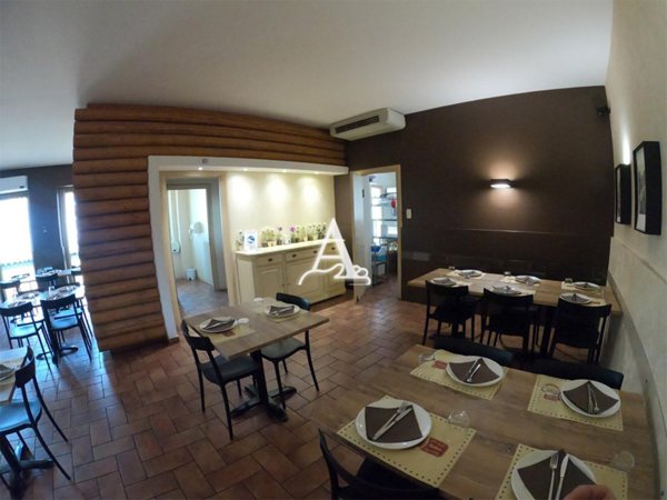 locale commerciale in vendita a Nogara
