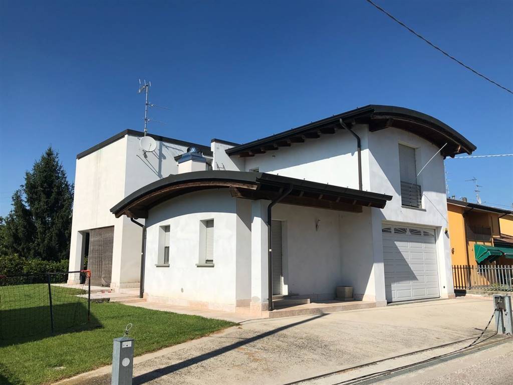 casa indipendente in vendita a Nogara in zona Caselle