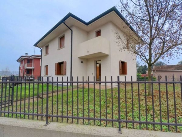 casa indipendente in vendita a Nogara