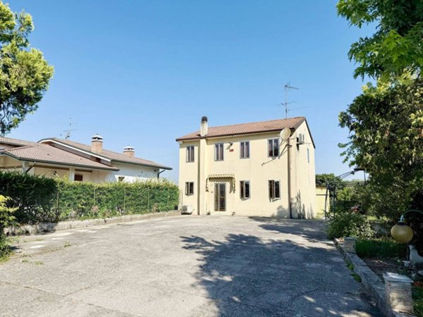 casa indipendente in vendita a Nogara