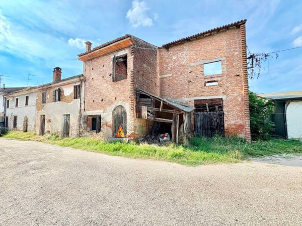 casa indipendente in vendita a Nogara in zona Caselle