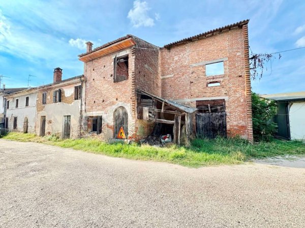 casa indipendente in vendita a Nogara in zona Caselle