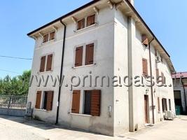 appartamento in vendita a Nogara in zona Caselle