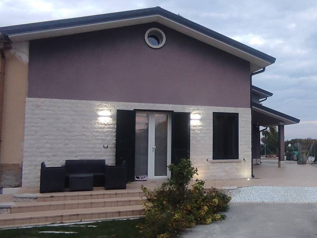 casa indipendente in vendita a Nogara in zona Motta