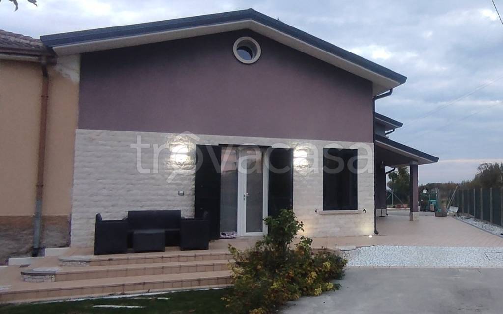 casa indipendente in vendita a Nogara in zona Motta