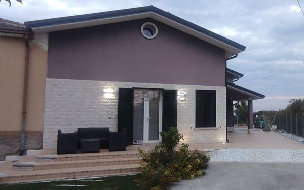 casa indipendente in vendita a Nogara in zona Motta