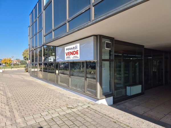 locale commerciale in vendita a Nogara
