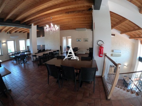 locale commerciale in vendita a Nogara