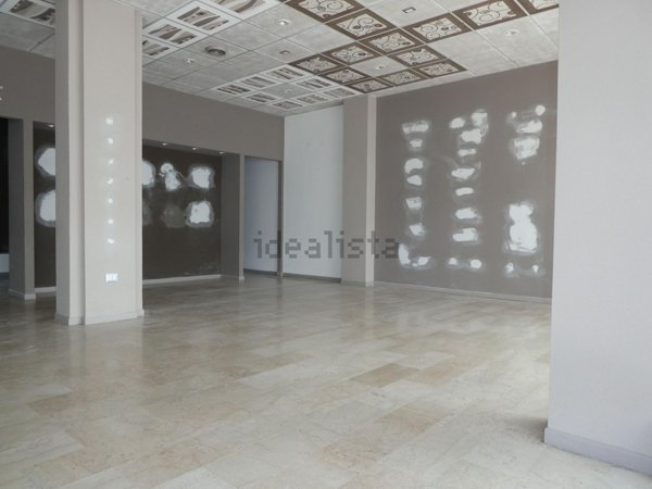 locale commerciale in vendita a Nogara