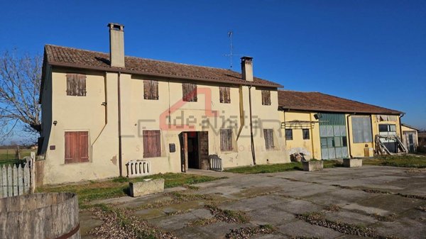 casale in vendita a Nogara