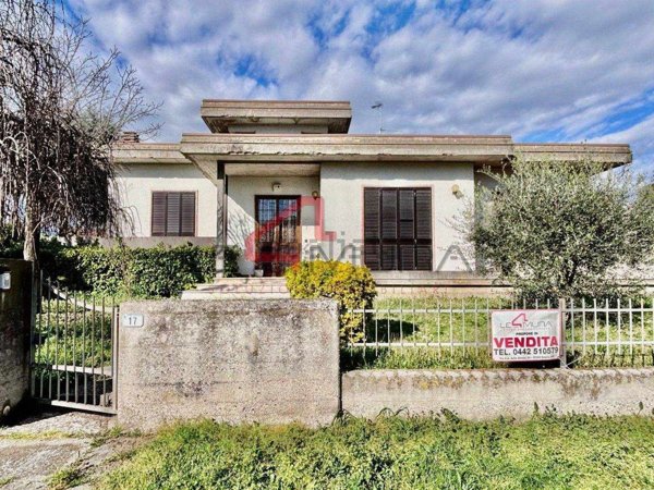 casa indipendente in vendita a Nogara