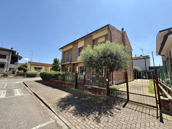appartamento in vendita a Nogara in zona Caselle