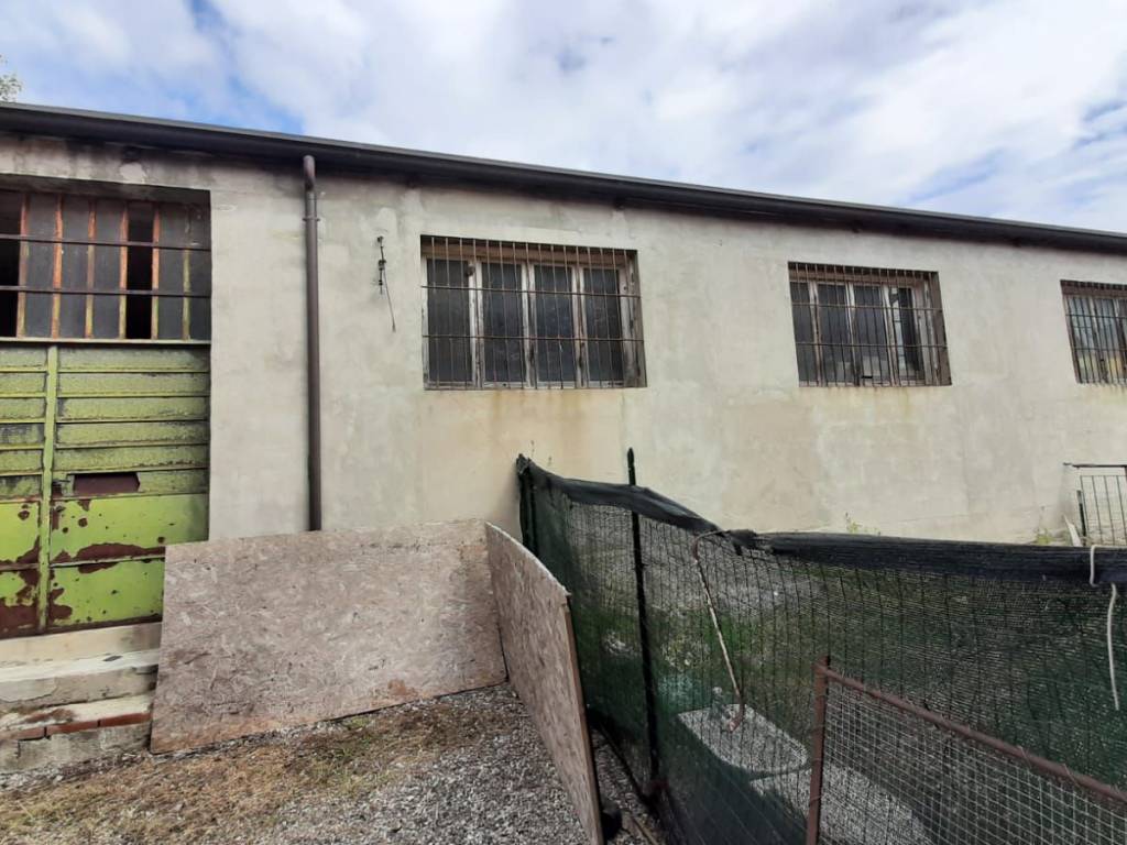locale di sgombero in vendita a Nogara