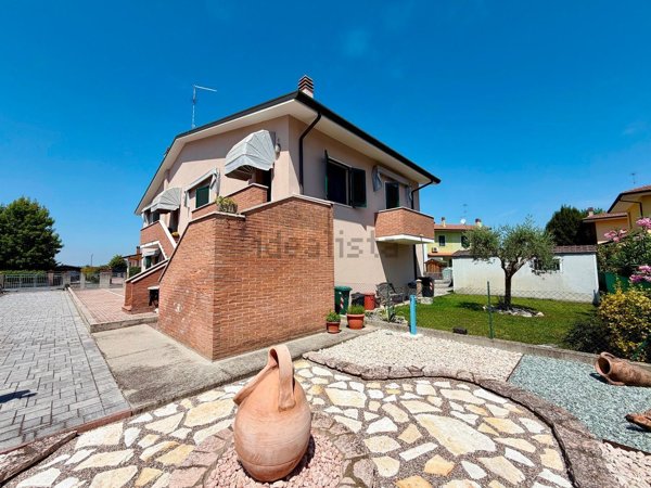 appartamento in vendita a Nogara in zona Caselle