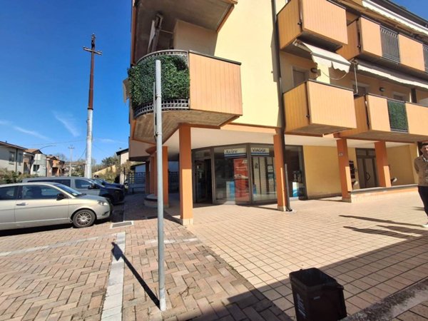 negozio in vendita a Nogara in zona Caselle