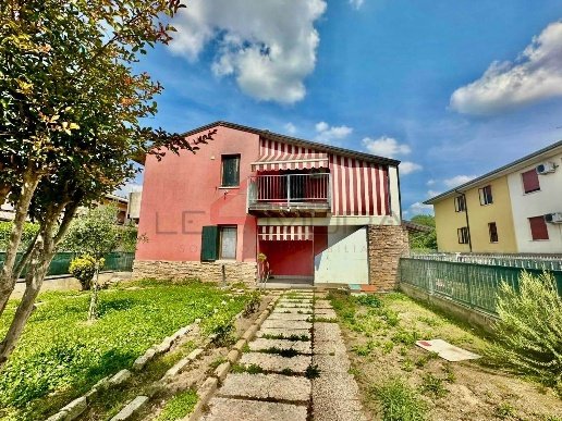 appartamento in vendita a Nogara in zona Caselle