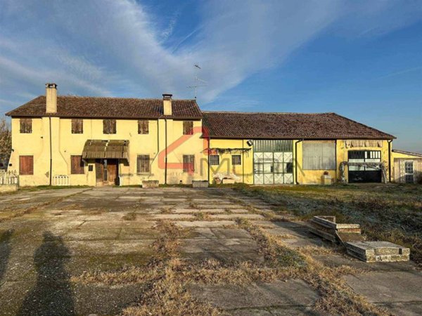 casa indipendente in vendita a Nogara in zona Caselle