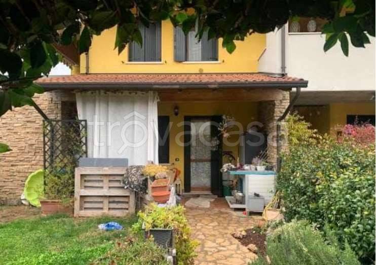 appartamento in vendita a Nogara in zona Caselle