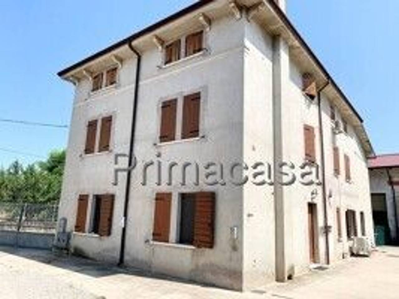 appartamento in vendita a Nogara in zona Caselle