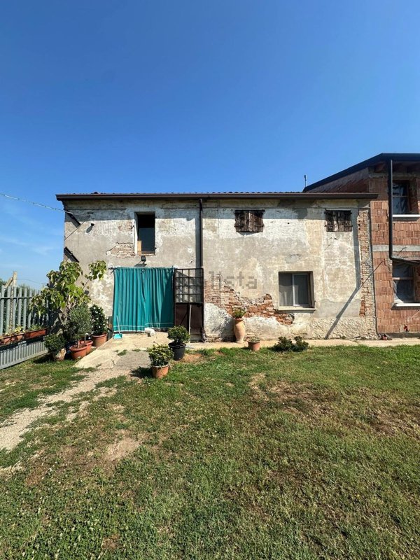 casa indipendente in vendita a Nogara in zona Motta