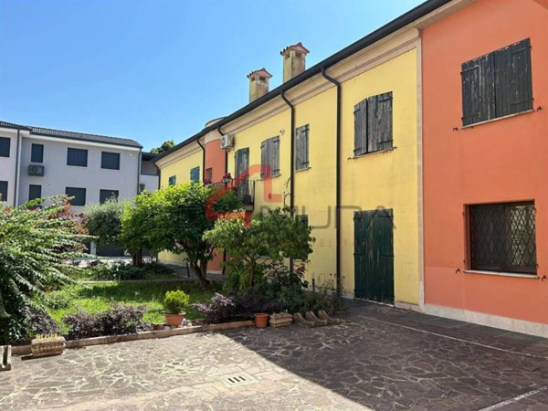 appartamento in vendita a Nogara in zona Caselle