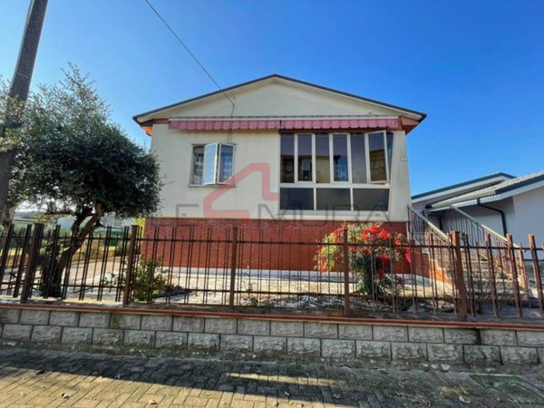 casa indipendente in vendita a Nogara in zona Caselle