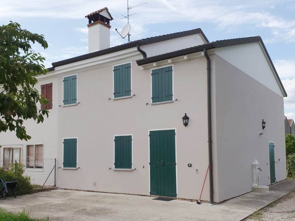casa indipendente in vendita a Nogara in zona Guglia