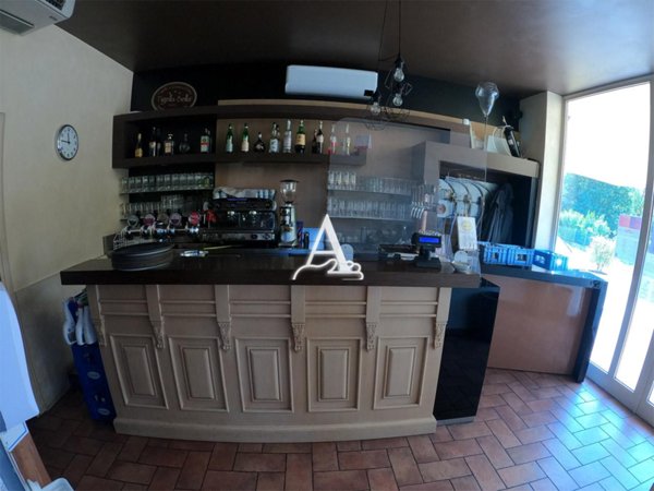 locale commerciale in vendita a Nogara in zona Caselle