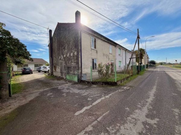 casa indipendente in vendita a Nogara in zona Guglia
