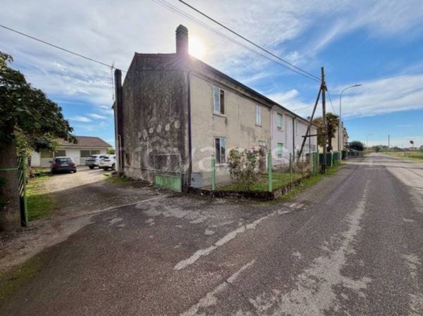 casa indipendente in vendita a Nogara in zona Guglia