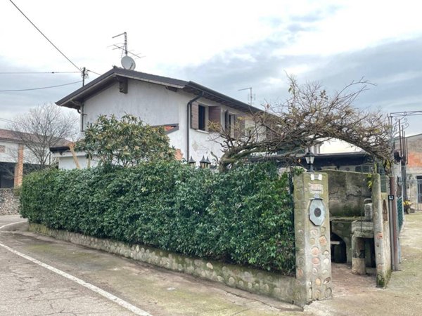 casa indipendente in vendita a Nogarole Rocca