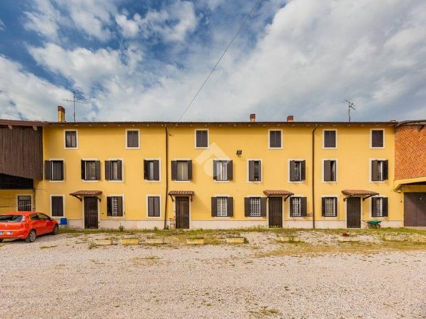 casa indipendente in vendita a Nogarole Rocca