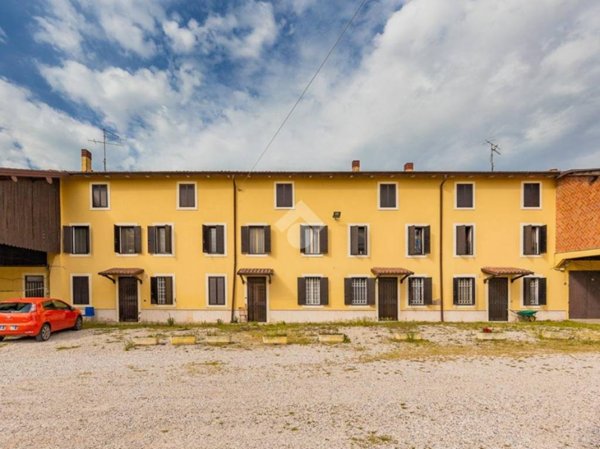 villa in vendita a Nogarole Rocca