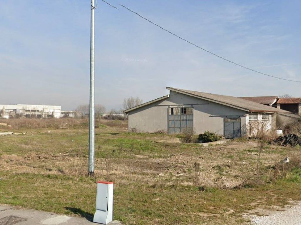 terreno edificabile in vendita a Nogarole Rocca