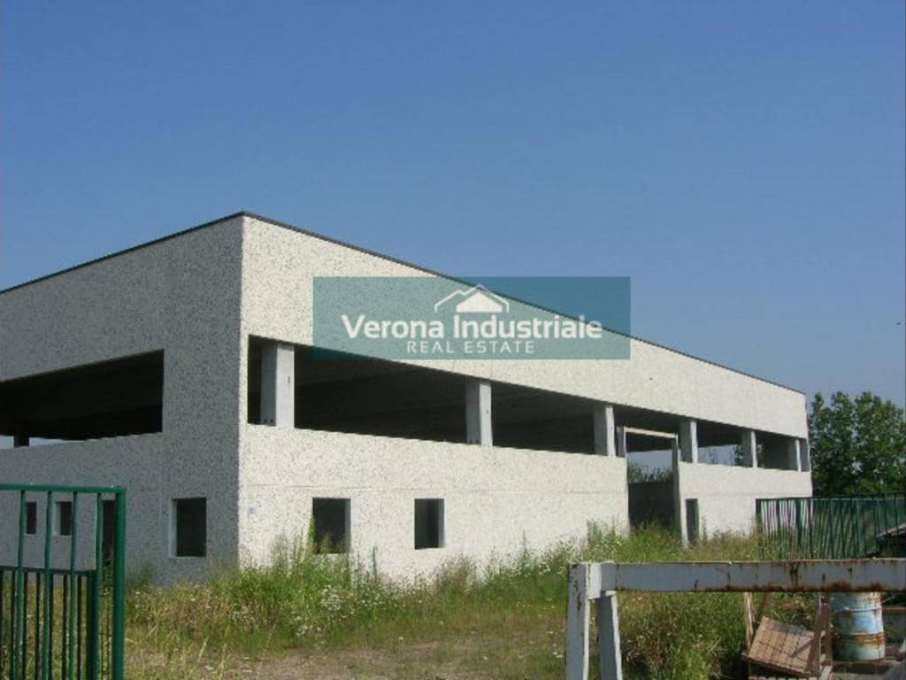 locale commerciale in vendita a Nogarole Rocca in zona Pradelle