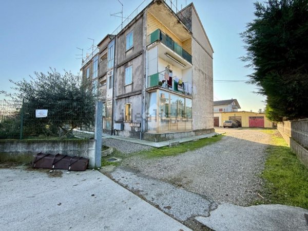 appartamento in vendita a Nogarole Rocca in zona Bagnolo