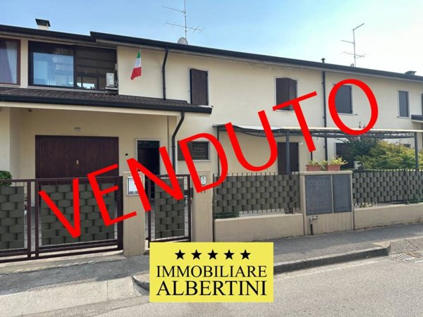casa indipendente in vendita a Nogarole Rocca