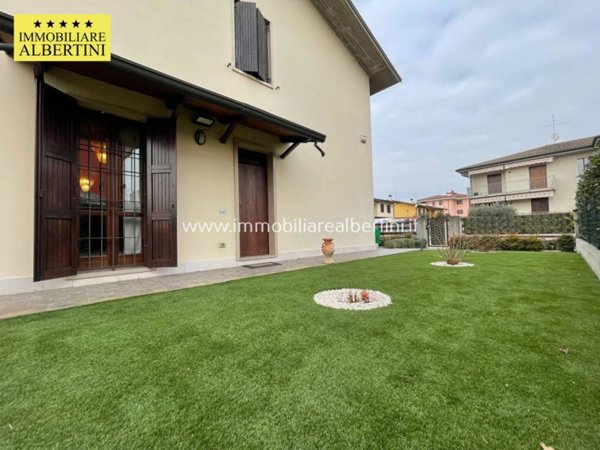 casa indipendente in vendita a Nogarole Rocca
